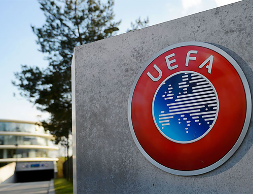 ЖЕНЕВА, 7. ДЕЦЕМБРА /СРНА/ - УЕФА је казнила Украјину због навијача који су истицали антируски транспарент на квалификационој утакмици у Пољској.