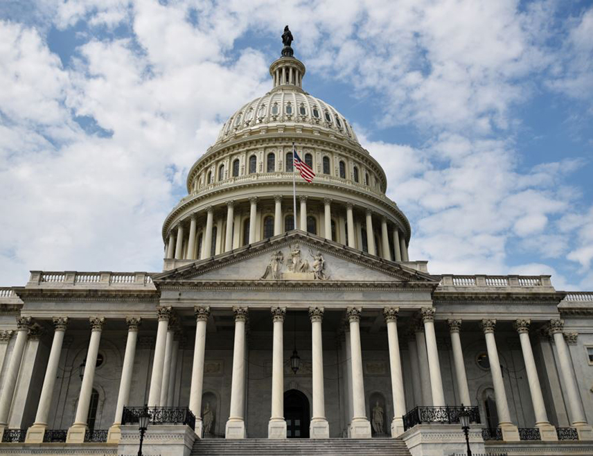 ВАШИНГТОН, 8. ДЕЦЕМБРА /СРНА/ - Конгрес САД намјерава да укине законе из 1991. и 2002. године на основу којих амерички предсједник има овлаштење да започне војне операције на Блиском истоку, наведено је у нацрту буџета за војску за тренутну фискалну годину.