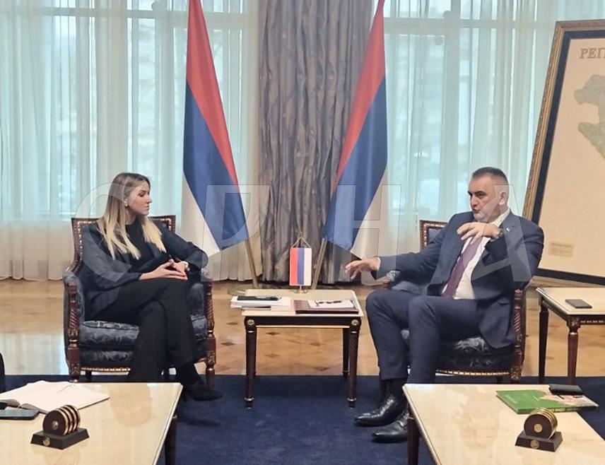 БАЊАЛУКА, 8. ДЕЦЕМБРА /СРНА/ - Предсједник Омладинског савјета Републике Српске Дијана Гашић рекла је да је на консултацијама са премијером Савом Минићем усвојен приједлог Савјета да у буџет Министарства породице, омладине и спорта Српске буде уврштена посебна ставка за кровну омладинску републичку организацију.