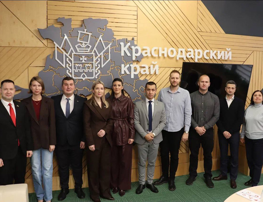 КРАСНОДАР, 9. ДЕЦЕМБРА /СРНА/ - Омладински савјет Републике Српске и Фонд за развој Краснодарског краја потписали су споразум о сарадњи који је учврстио заједничке планове у областима економије, образовања, културе, спорта и размјене младих.