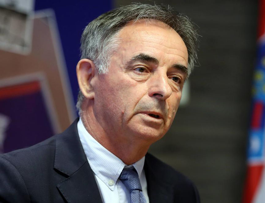 ЗАГРЕБ, 11. ДЕЦЕМБРА /СРНА/ - Посланик СДСС-а у Хрватском сабору Милорад Пуповац истакао је током данашње расправе о Приједлогу закона о изградњи центра за збрињавање радиоактивног отпада на Трговској гори да о томе треба питати општину Двор и БиХ у чијој је непосредној близини та локација.