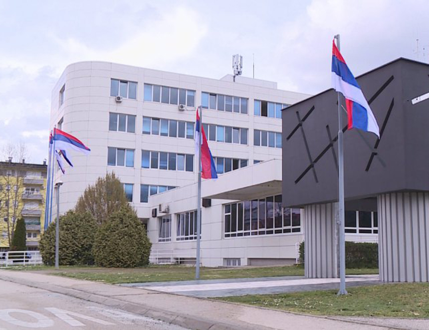 БАЊАЛУКА, 11. ДЕЦЕМБРА /СРНА/ - Надлежни суд потврдио је да је Агенција за идентификациона документа, евиденцију и размјену података БиХ /ИДДЕЕА/ злоупотребљава законску надлежност, доводећи у питање заштиту личних података грађана, што је Министарство унутрашњих послова /МУП/ Републике Српске саопштило још у јуну прошле године.