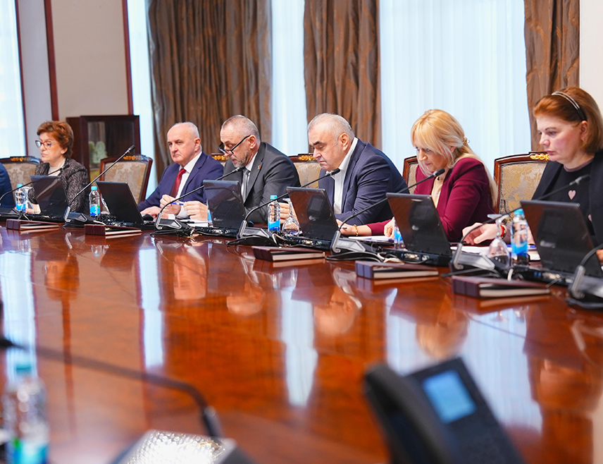 БАЊАЛУКА, 11. ДЕЦЕМБРА /СРНА/ - Влада Републике Српске дала је сагласност за закључење меморандума о разумијевању са компанијом "Актив Израел Акрил индустрија", која је исказала интерес за премјештање производних капацитета из Турске и покретање производње акрилних када, туш кабина, панела, умиваоника и пратећих производа на територији Српске.