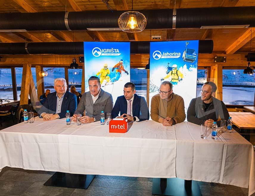 ЈАХОРИНА, 11. ДЕЦЕМБРА /СРНА/ - Министар трговине и туризма Републике Српске Денис Шулић изјавио је да се на Јахорини очекује рекордна зимска сезона будући да нуди одличне услове за скијање и разноврсне садржаје за све генерације.