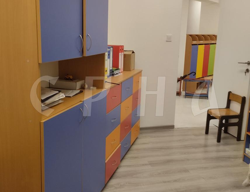 ЉУБИЊЕ, 12. ДЕЦЕМБРА /СРНА/ - Завршена је реконструкција објекта вртића у Љубињу, а преостаје још само опремање кухиње, за шта је набавка већ спроведена и у току је испорука, изјавила је Срни директор тог вртића Милена Турањанин.