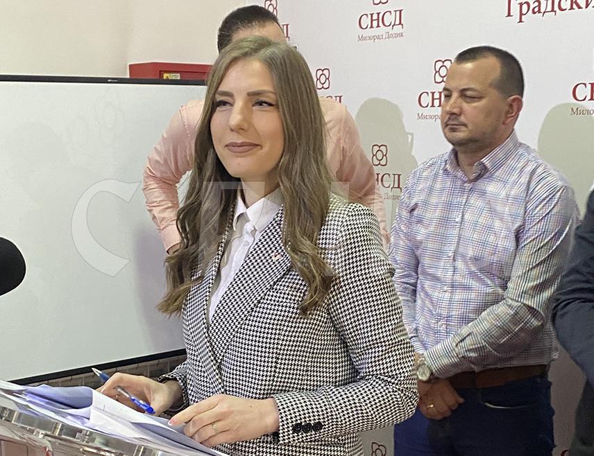 БИЈЕЉИНА, 12. ДЕЦЕМБРА /СРНА/ - Предсједник Скупштине града Бијељина Жељана Арсеновић /СНСД/ упозорила је данас да постоји могућност да Бијељина и наредне године буде на привременом финансирању, јер је мала вјероватноћа да буде усвојен буџет за 2026. до краја године.