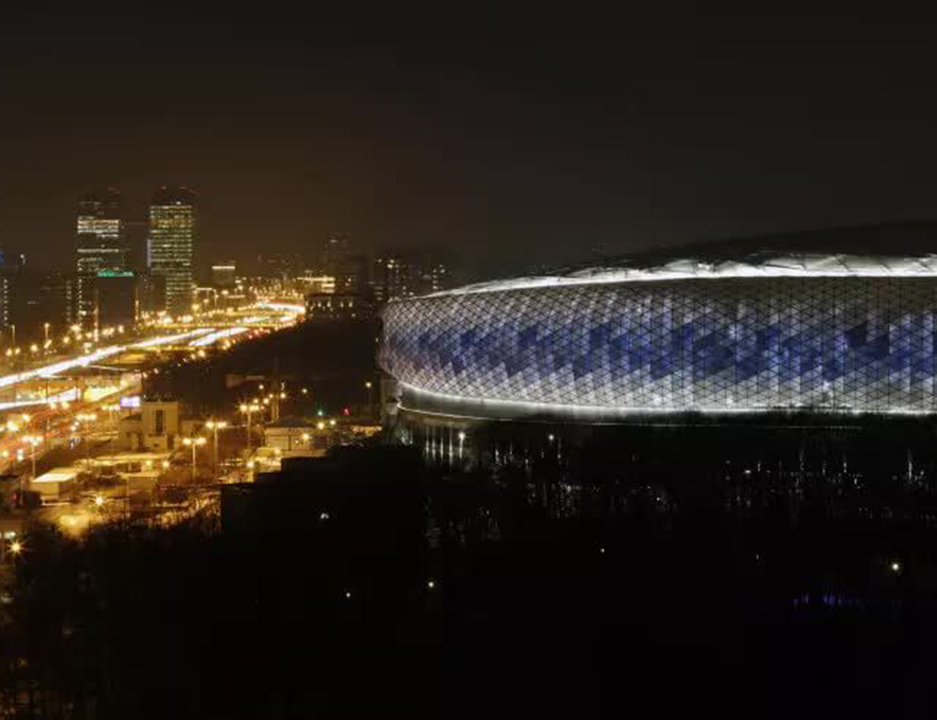 МОСКВА, 12. ДЕЦЕМБРА /СРНА/ - Око 1.500 људи евакуисано је из московске "ВТБ арене" због дојаве о подметнутој бомби, а органи за провођење закона провјеравају објекат, рекао је извор из службе за хитне интервенције.