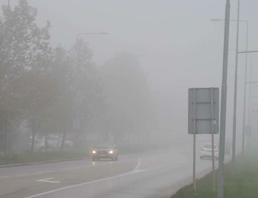 БИЈЕЉИНА, 13. ДЕЦЕМБРА /СРНА/ - У Републици Српској и ФБиХ данас ће бити хладно и  магловито вријеме, а сунчани интервали углавном се очекују у брдско-планинским предјелима на југозападу и истоку.