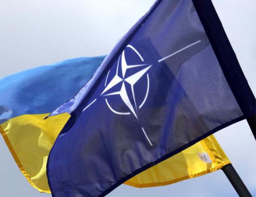 БЕРЛИН, 14. ДЕЦЕМБРА /СРНА-Ројтерс/ - Украјина се одрекла амибиције да се придружи НАТО савезу у замјену за западне безбједносне гаранције као компромис за окончање рата са Русијом, изјавио је предсједник Владимир Зеленски уочи разговора са америчким изасланицима у Берлину.