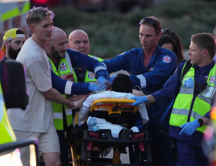 ЈЕРУСАЛИМ, 14. ДЕЦЕМБРА /СРНА/ - Један израелски држављанин је међу погинулима у терористичком нападу на плажи у Сиднеју, саопштило је Министарство спољних послова Израела.