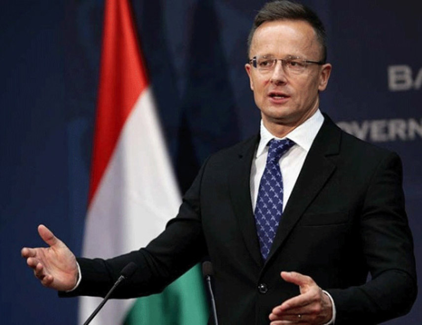 БУДИМПЕШТА, 15. ДЕЦЕМБРА /СРНА/ - Мађарски министар спољних послова и трговине Петер Сијарто најавио је да ће данас у Бриселу јасно ставити до знања европским министрима да за Мађарску ризик од даље ескалације са Русијом није прихватљив.