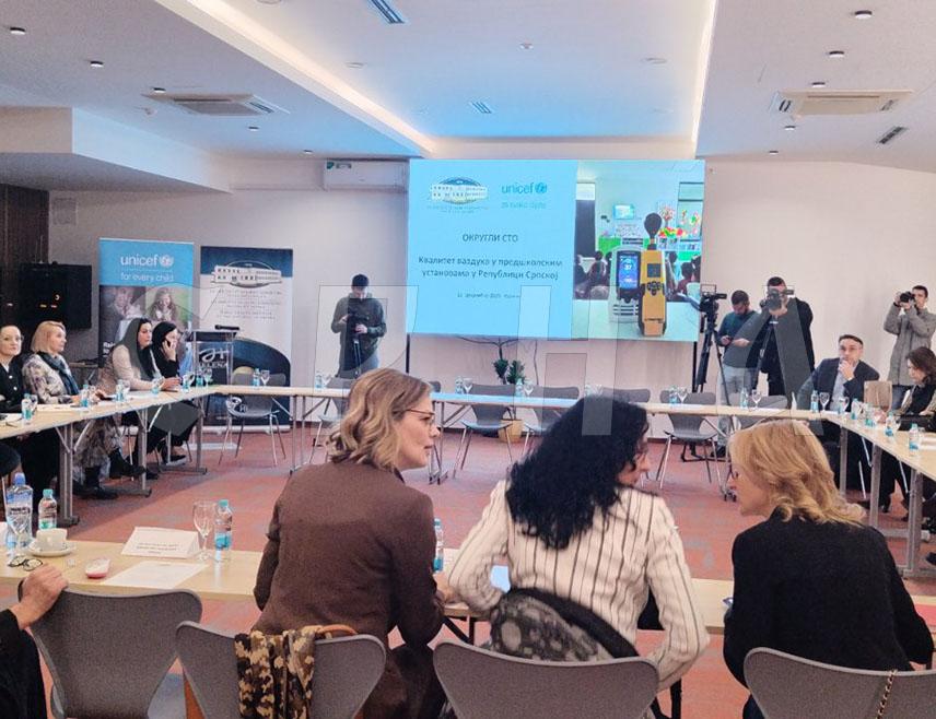 БАЊАЛУКА, 15. ДЕЦЕМБРА /СРНА/ - У вртићима би било добро користити пречишћиваче ваздуха, будући да провјетравање некада није пожељно због лошег квалитета ваздуха напољу који је највише штетан по најмлађе, поручено је данас у Бањалуци на округлом столу о квалитету ваздуха у предшколским установама у Републици Српској.