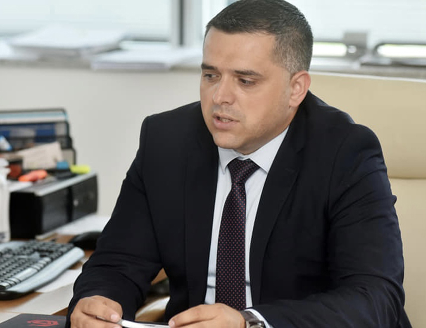 LAKTAŠI, DECEMBER 15 /SRNA/ - Mayor of Laktaši Miroslav Bojić told SRNA that criminal complaints will be filed against members of the Central Election Commission /CEC/ of BiH who vote in favor of repeating the elections in this city.