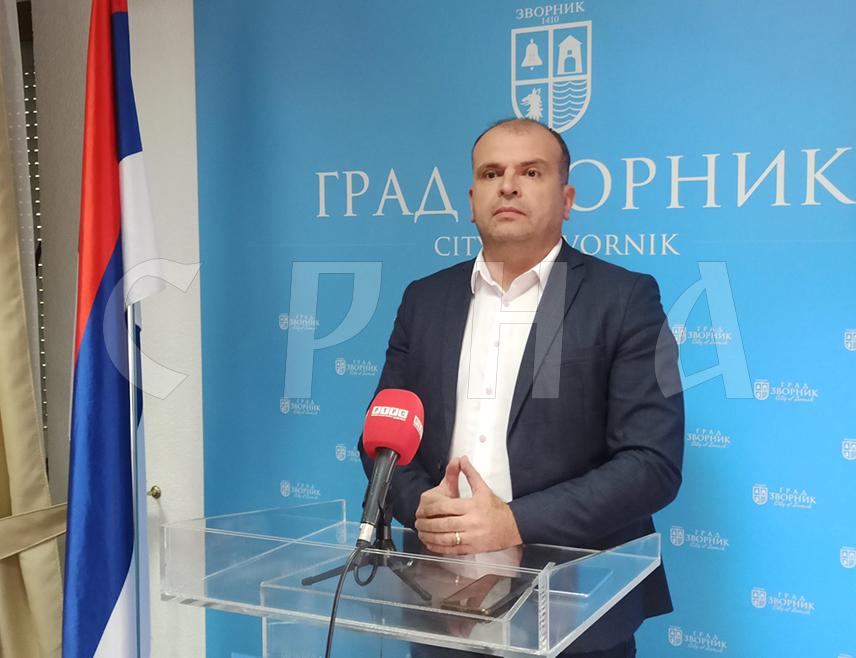 ZVORNIK, DECEMBER 15 /SRNA/ – Mayor of Zvornik Bojan Ivanović said that the city will file criminal complaints against members of the Central Election Commission /CEC/ of BiH if the continued targeting of Zvornik over the results of the snap presidential elections in Republika Srpska persists.