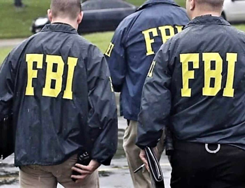 ВАШИНГТОН, 15. ДЕЦЕМБРА /СРНА-Ројтерс/ - Амерички Федерални истражни биро /ФБИ/ спријечио је планиране бомбашке нападе на више мета, укључујући агенте и возила имиграционе службе у Лос Анђелесу и округу Оринџ, изјавила је државни тужилац Пем Бонди.