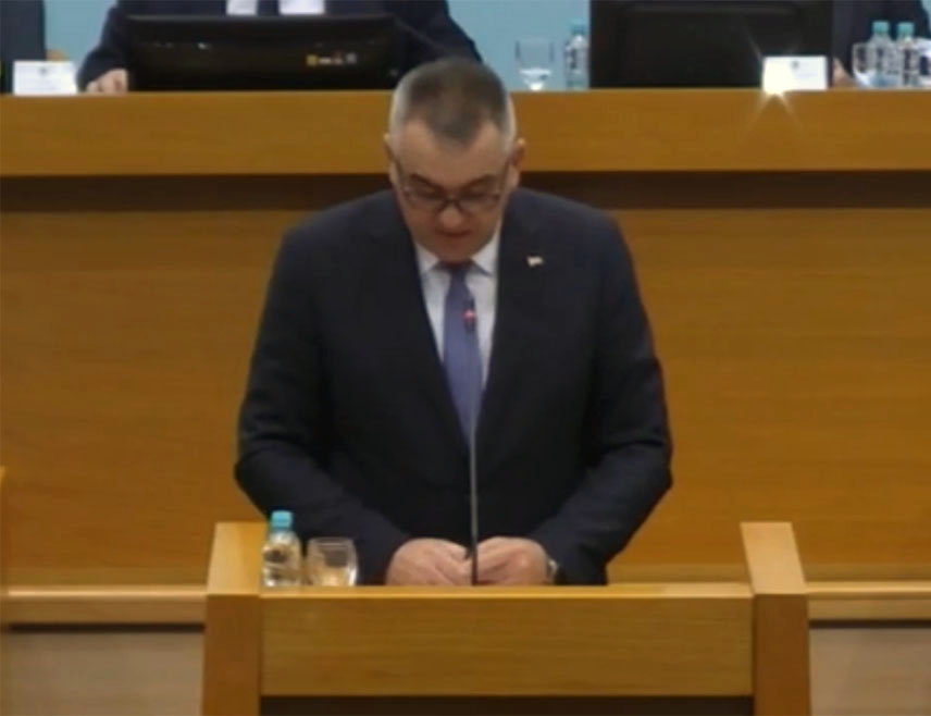 БАЊАЛУКА, 16. ДЕЦЕМБРА /СРНА/ - Предсједник Владе Републике Српске Саво Минић рекао је да би требало утврдити евиденција о броју бораца који остварују право на нематеријалну штету.