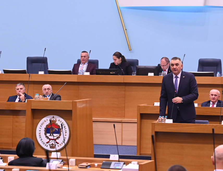 BANJA LUKA, DECEMBER 16 /SRNA/ – Prime Minister of Republika Srpska Savo Minić emphasized today that the Government plans to undertake a series of measures to strengthen economic governance and achieve sustainable convergence, economic growth, and employment.