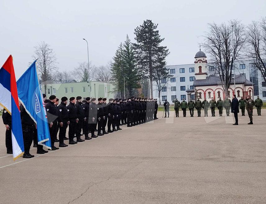 БАЊАЛУКА, 16. ДЕЦЕМБРА /СРНА/ - У Центру за обуку Министарства унутрашњих послова /МУП/ Републике Српске у Залужанима код Бањалуке данас је промовисано 49 припадника Жандармерије који су завршили основну обуку.