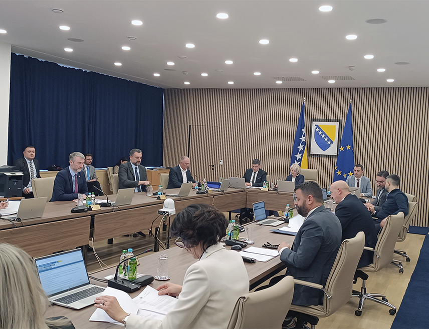 САРАЈЕВО, 16. ДЕЦЕМБРА /СРНА/ - Савјет министара данас је размотрио информацију Дирекције за економско планирање о статусу Реформске агенде БиХ, обавезама према Плану раста за западни Балкан и наредним институционалним корацима БиХ.