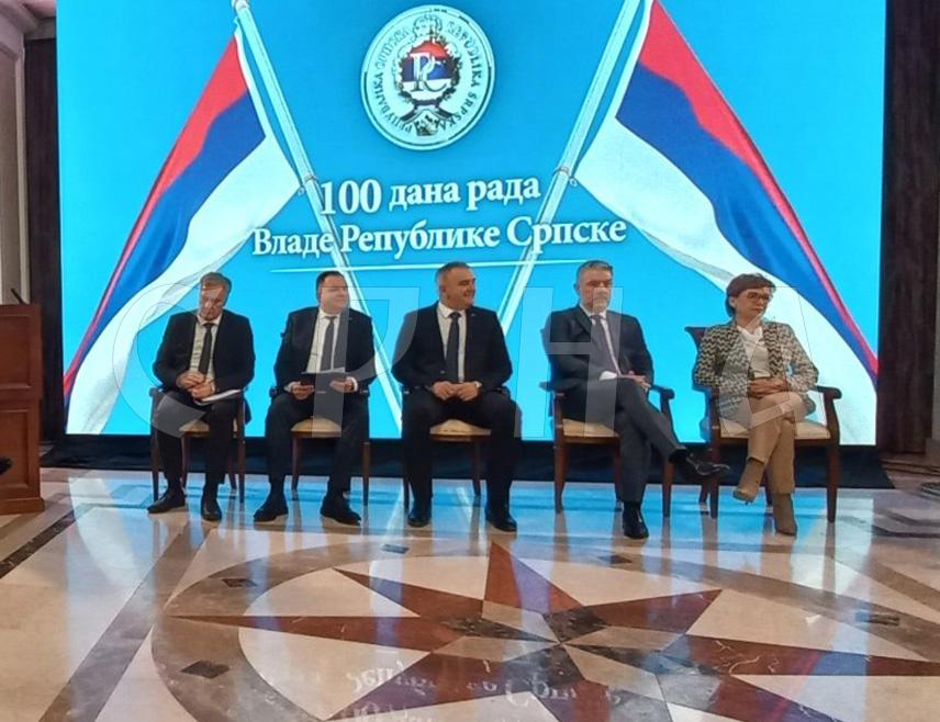 БАЊАЛУКА, 17. ДЕЦЕМБРА /СРНА/ - Предсједник Владе Републике Српске Саво Минић изјавио је да је привреда у Републици Српској стабилна на основу чега је и конципиран буџет који ће бити гарант за сва предвиђена повећања.