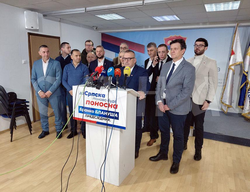 БАЊАЛУКА, 17. ДЕЦЕМБАР /СРНА/ - Бранко Блануша предложен је за кандидата СДС-а и опозиционих странака за предсједникма Републике Српске на општим изборима, који би требало да буду одржани у октобру наредне године.