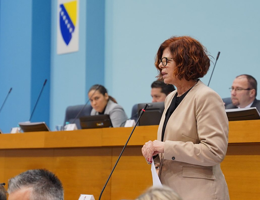 БАЊАЛУКА, 17. ДЕЦЕМБРА /СРНА/ - Министар управе и локалне самоуправе Републике Српске Сенка Јујић рекла је да се Приједлогом закона о измјени Закона о локалној самоуправи жели олакшати општинама да стекну статус града и на тај начин остваре боље претпоставке за регионални и економски развој.