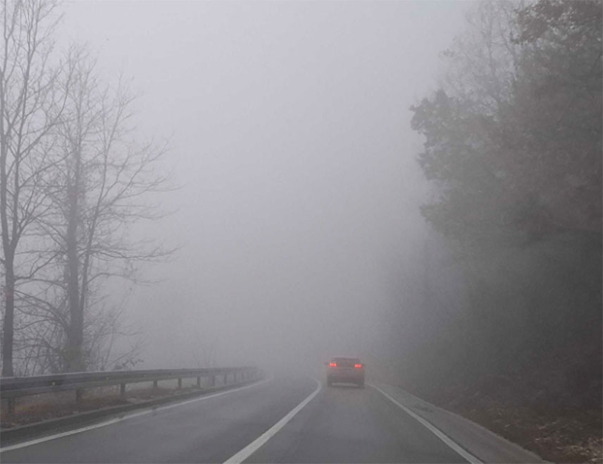 МАГЛА СМАЊУЈЕ ВИДЉИВОСТ