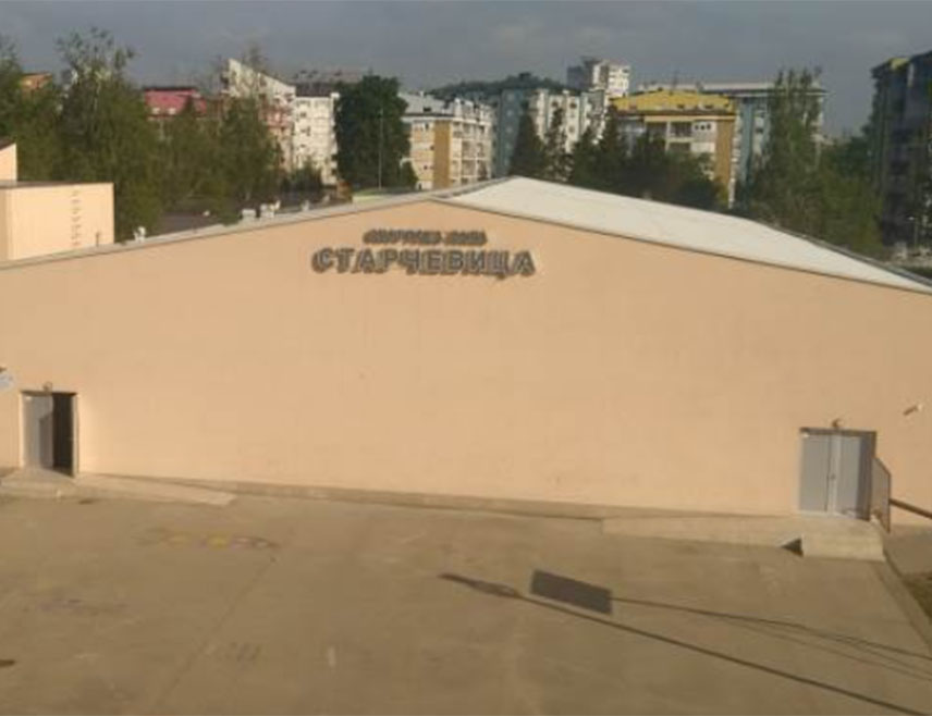 БАЊАЛУКА, 18. ДЕЦЕМБРА /СРНА/ - Основној школи "Бранко Радичевић" у бањалучком насељу Старчевица јутрос је дојављено да је у објекту постваљена експлозивна направа, јавља новинар Срне.