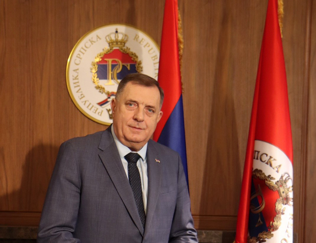 БАЊАЛУКА, 19. ДЕЦЕМБРА /СРНА/ - Предсједник СНСД-а Милорад Додик честитао је Никољдан свима који славе, истичући да је Свети Никола кроз вијекове био заштитник дома, дјеце и путника, али и српског трајања.