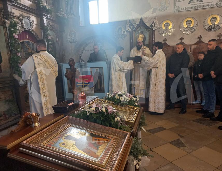 JAGODNJAK, DECEMBER 19 /SRNA/ – His Grace Bishop Heruvim of Osijek, Polje and Baranja today served the Holy Hierarchical Liturgy at the Church of St. Nicholas in Jagodnjak, Baranja, marking the 300th anniversary of the church, SRNA’s reporter said.