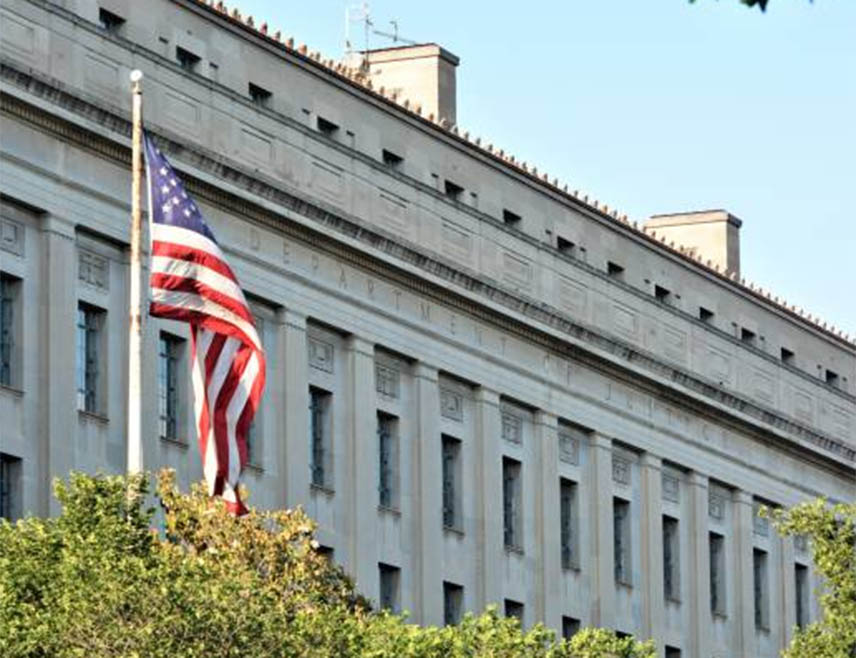 ВАШИНГТОН, 20. ДЕЦЕМБРА /СРНА/ - Министарство правде САД објавило је хиљаде нових докумената о осуђеном сексуалном преступнику Џефрију Епстину, али је најмање 550 страница у тим досијеима у потпуности зацрњено, објавио је Си-Би-Ес.