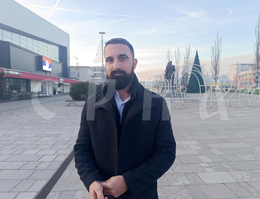 ИСТОЧНО САРАЈЕВО, 20. ДЕЦЕМБРА /СРНА/ – Неконтролисана употреба пиротехнике представља озбиљан ризик за дјецу јер може изазвати повреде, али и дугорочне посљедице по понашање с обзиром на то да се ствара утисак да је ризично дјеловање дозвољено, упозорава социолог Владимир Васић.