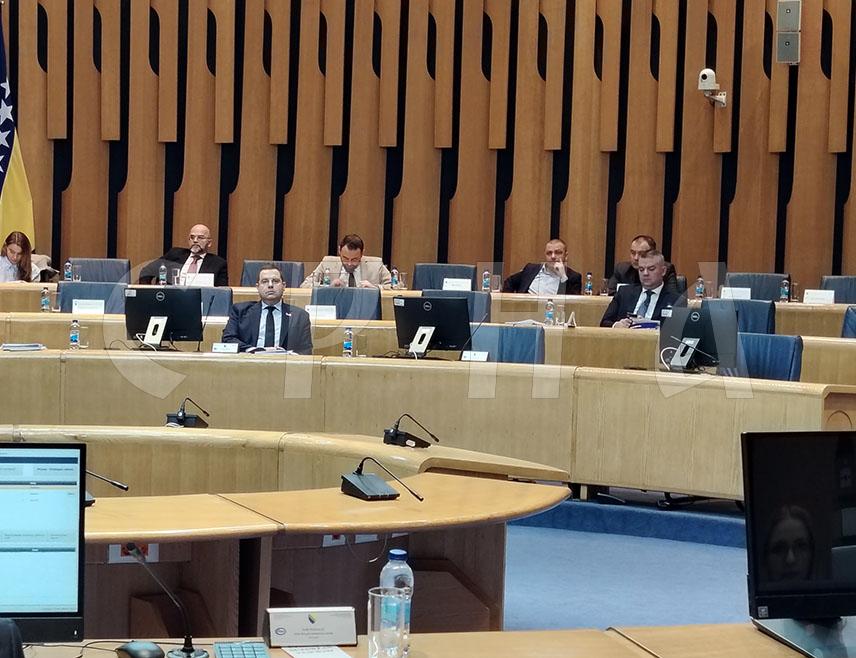 SARAJEVO, DECEMBER 23 /SRNA/ – The Delegate of the Serb Club in the House of Peoples of the BiH Parliamentary Assembly Radovan Kovačević has said today in Sarajevo that BiH is not a country of Bosniaks, but a country of three equal constituent peoples and two equal entities, and that the institutions of BiH are not Bosniak institutions, but institutions of Serbs, Croats, and all other citizens of BiH, as well.