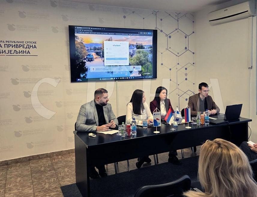 БИЈЕЉИНА, 23. ДЕЦЕМБРА /СРНА/ - Увођење Централног информационог система за евиденцију долазака и ноћења од наредне године у Републици Српској од изузетног је значаја за креирање мјера  усмјерених на наставак развоја туризма, изјавио је данас Срни шеф кабинета предсједника Подручне привредне коморе Бијељина Срђан Маринковић.