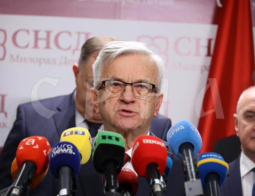 BANJA LUKA, DECEMBER 25 /SRNA/ – President of DEMOS Nedeljko Čubrilović said that, should the snap presidential elections be repeated at 136 polling stations, it must be shown that no one can play games with Republika Srpska.