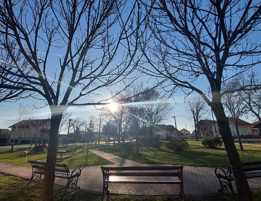 БАЊАЛУКА, 27. ДЕЦЕМБРА /СРНА/ - У Републици Српској и Федерацији БиХ за данас су метеоролози најавили дјелимично разведравање уз сунчане периоде.