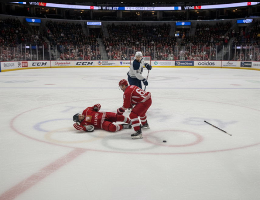 МИНСК, 28. ДЕЦЕМБРА /СРНА/ - Предсједник Бјелорусије Александар Лукашенко оборен је током хокејашке утакмице између тима лидера Белорусије и Брестске области, која је одржана данас у Минску.