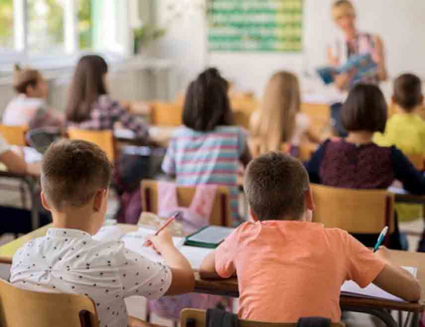 БАЊАЛУКА, 6. ЈАНУАРА /СРНА/ - У институционалном васпитању и образовању дјеце важно је да добро сарађују три сегмента - родитељ, дијете и институција, изјавила је Срни педагог Мирјана Крчмар.