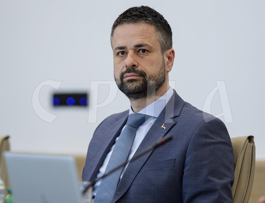 SARAJEVO, DECEMBER 29 /SRNA/ – The Minister of Finance and Treasury in the Council of Ministers, Srđan Amidžić, told Foreign Minister Elmedin Konaković that the distribution of VAT revenues is prescribed by law, a fact that can also be verified through the lawsuit that has been announced.