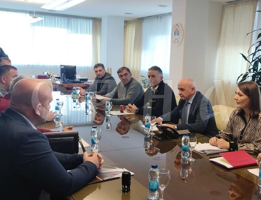 BANJA LUKA, DECEMBER 30 /SRNA/ - The Minister of Energy and Mining of Republika Srpska Petar Đokić and representatives of 49 business entities signed contracts today in Banja Luka for the allocation of BAM two million in incentives, aimed at improving business processes.