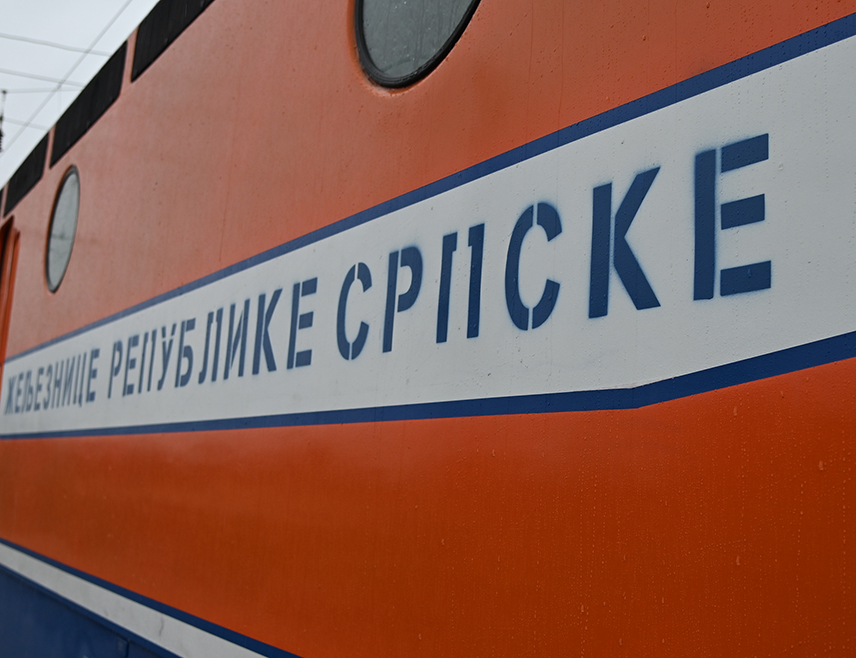 ДОБОЈ, 30. ДЕЦЕМБРА /СРНА/ - Надзорни одбор "Жељезница Републике Српске" именовао је Миодрага Мишића за вршиоца дужности генералног директора овог предузећа.