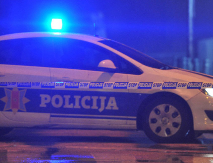 ПОДГОРИЦА, 30. ДЕЦЕМБРА /СРНА/ - У мјесту Марковићи, општина Будва, пронађено је тијело лица које је идентификовано као С.М. из Будве, саопштила је Управа полиције.