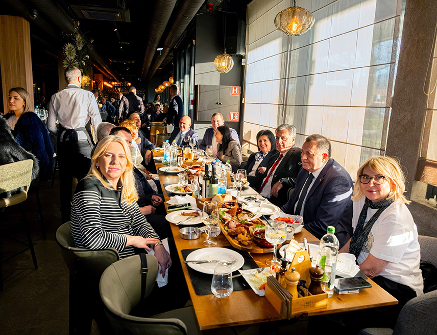 BANJA LUKA, DECEMBER 30 /SRNA/ – SNSD President Milorad Dodik has stressed that trust, dialogue and unity remain the foundation of everything the party does together with its coalition partners and friends.