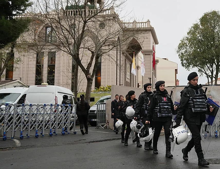 АНКАРА, 31. ДЕЦЕМБРА /СРНА/ - Турска полиција саопштила је да је у Турској приведено још 125 лица, у оквиру операције усмјерене против особа за које се сматра да су повезане са "Исламском државом".