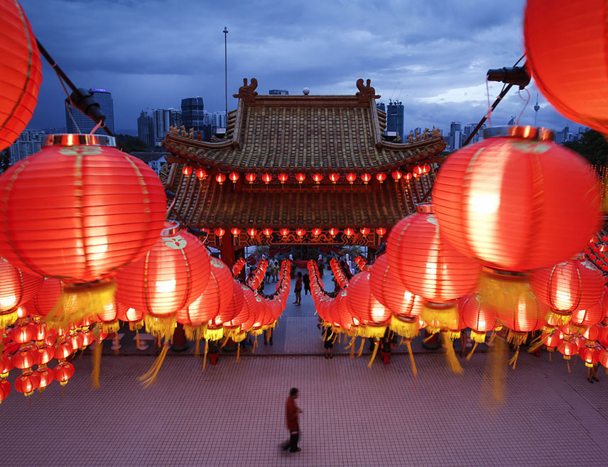 ТОКИО, 31. ДЕЦЕМБРА /СРНА/ - Становници Јапана и Јужне Кореје ушли су у 2026. годину уз традиционално оглашавање звона у великим храмовима, преноси Би-Би-Си.