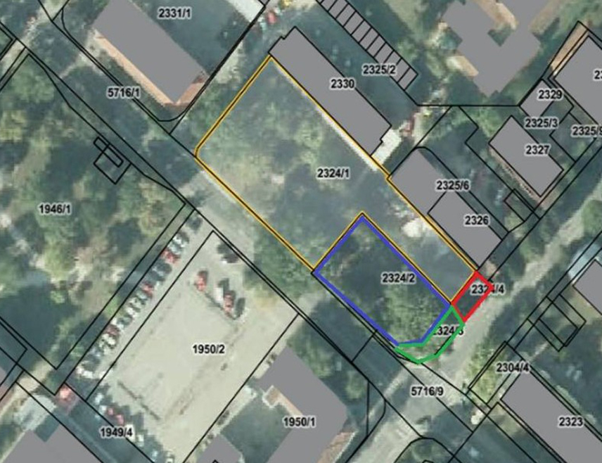 ПРИЈЕДОР, 2. ЈАНУАРА /СРНА/ - Одјељење за просторно уређење града Приједора нема примљених захтјева за издавање урбанистичко-техничке документације за локацију парка преко пута Гимназије, речено је Срни у овом одјељењу.