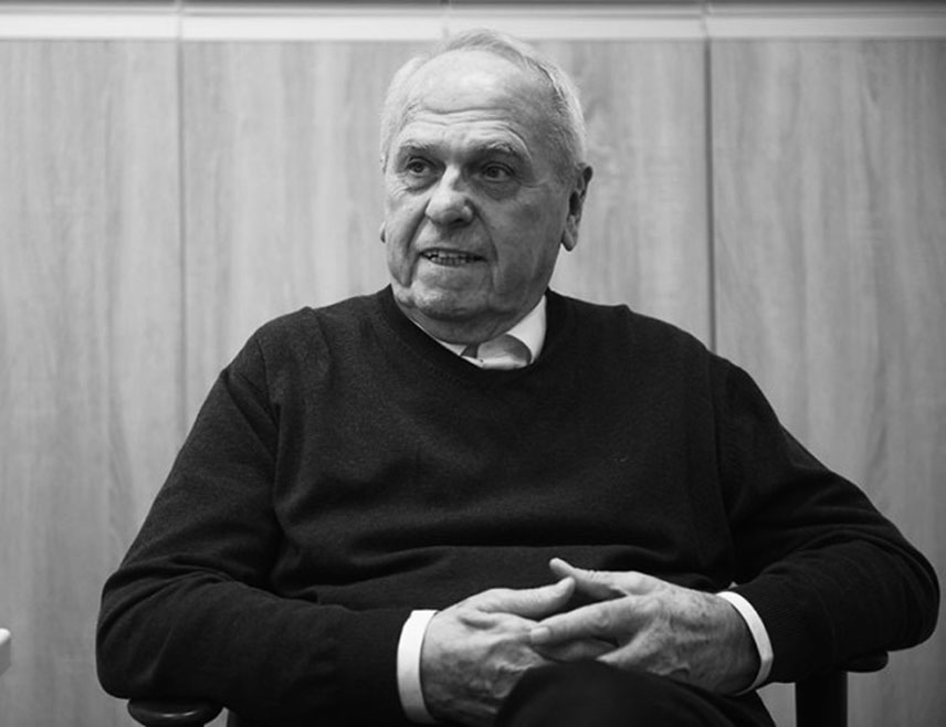 БАЊАЛУКА, 2. ЈАНУАРА /СРНА/ - Први декан Архитектонско-грађевинско-геодетског факултета Универзитета у Бањалуци професор емеритус Владимир Лукић, преминуо је данас у Бањалуци, саопштио је Универзитет.