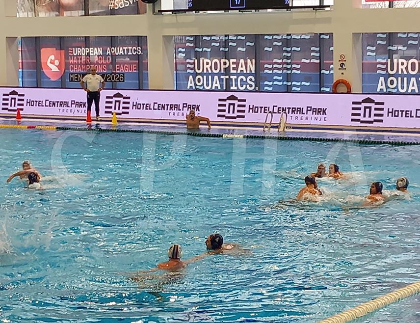 TРЕБИЊЕ, 3. ЈАНУАРА /СРНА/ - Утакмицом ватерполо репрезентација Италије и Шпаније, у Требињу је данас почео међународни ватерполо турнир.