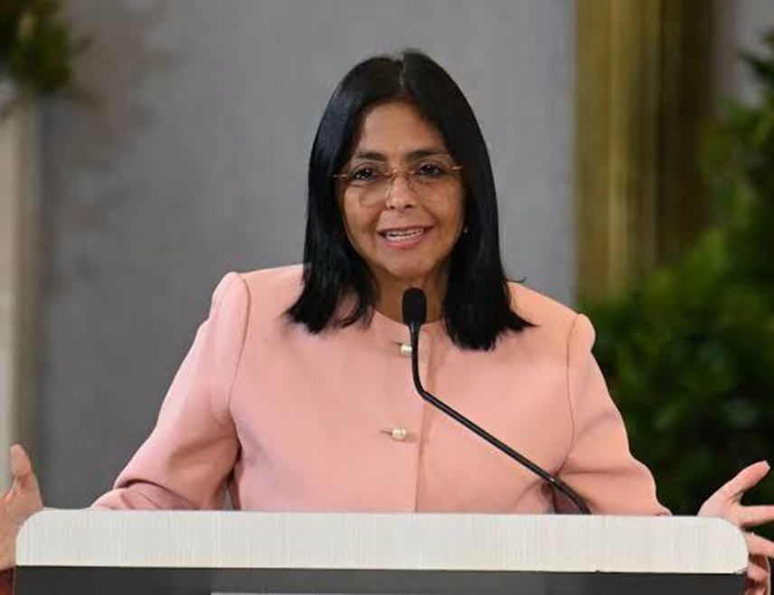 КАРАКАС, 4. ЈАНУАРА /СРНА/ - Врховни суд Венецуеле одлучио је да потпредсједник земље Делси Родригез преузме привремено предсједништво, након што су Сједињене Државе ухапсиле предсједника Николаса Мадура и извеле га из Венецуеле.