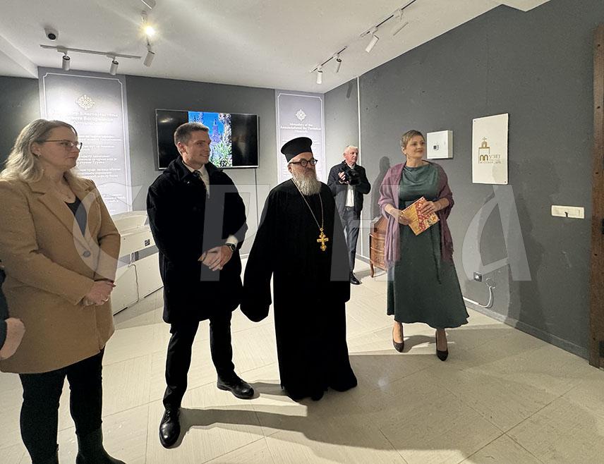 МОСTАР, 4. ЈАНУАРА /СРНА/ - У Манастиру Житомислић вечерас је организован  традиционални божићни пријем.